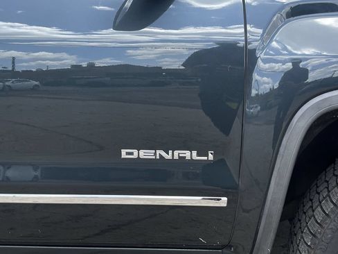 Used 2017 GMC Sierra 1500 Denali w/ Denali Ultimate Package AWD/4WD image 31