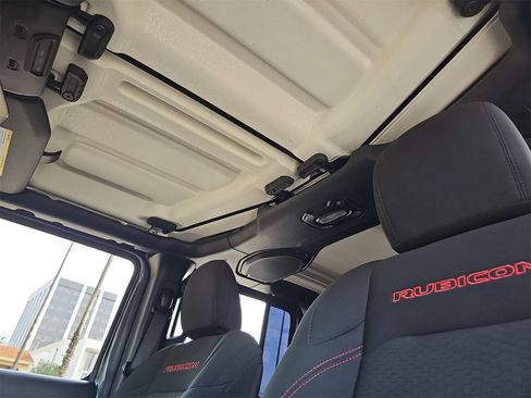 Used 2023 Jeep Gladiator Rubicon w/ Trailer Tow Package image 30