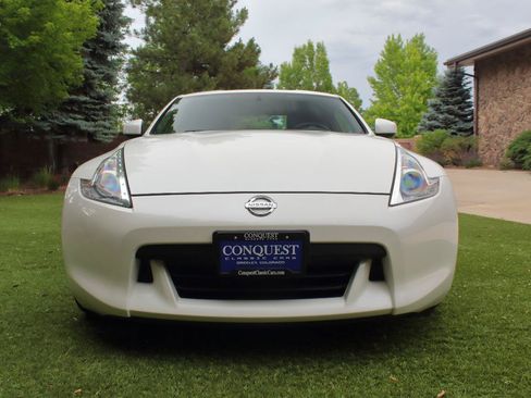Used 2009 Nissan 370Z Touring RWD image 12