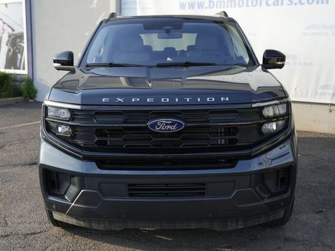 Used 2025 Ford Expedition Active RWD image 5