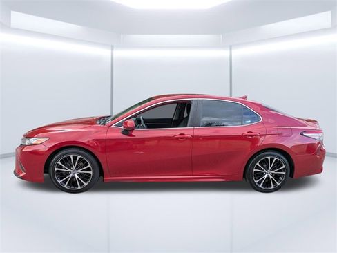 Used 2019 Toyota Camry SE image 7