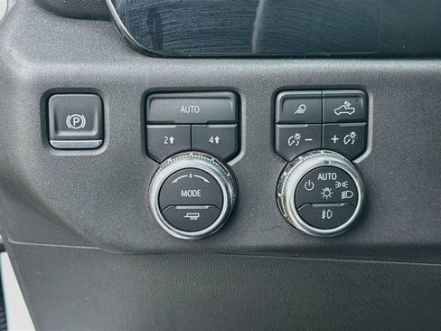 Used 2025 GMC Sierra 1500 SLT AWD/4WD image 11