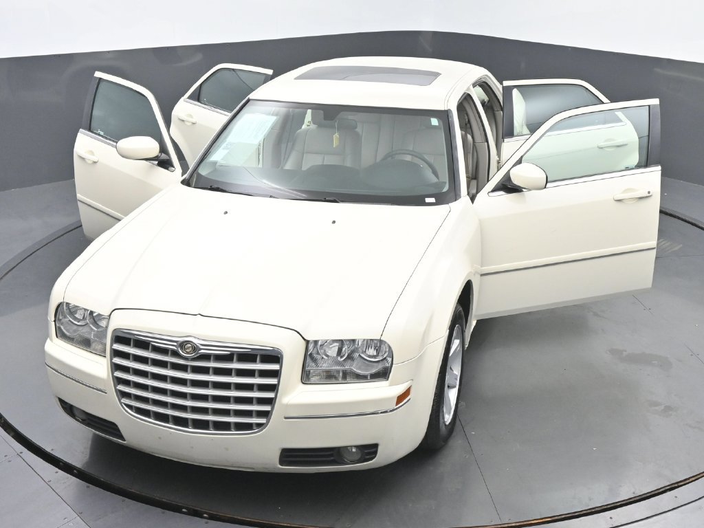 Used 2005 Chrysler 300 Touring w/ Sound Group RWD image 61
