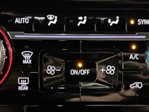 Used 2024 GMC Sierra 3500 Denali Ultimate AWD/4WD image 38