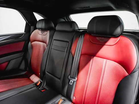 Used 2019 Bentley Bentayga image 33