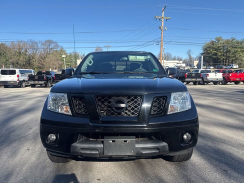 Used 2020 Nissan Frontier SV w/ Midnight Edition Floor Mats image 2