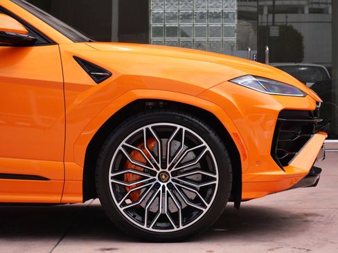 Used 2025 Lamborghini Urus SE AWD/4WD image 9
