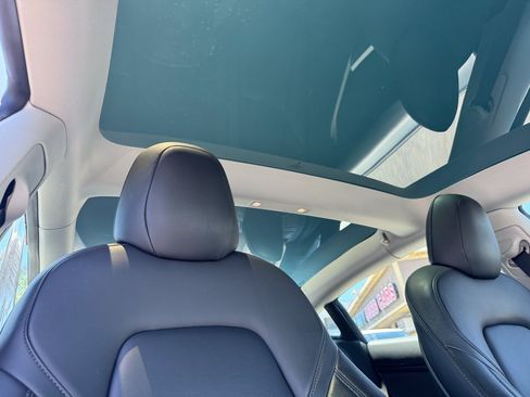 Used 2022 Tesla Model 3 RWD image 16