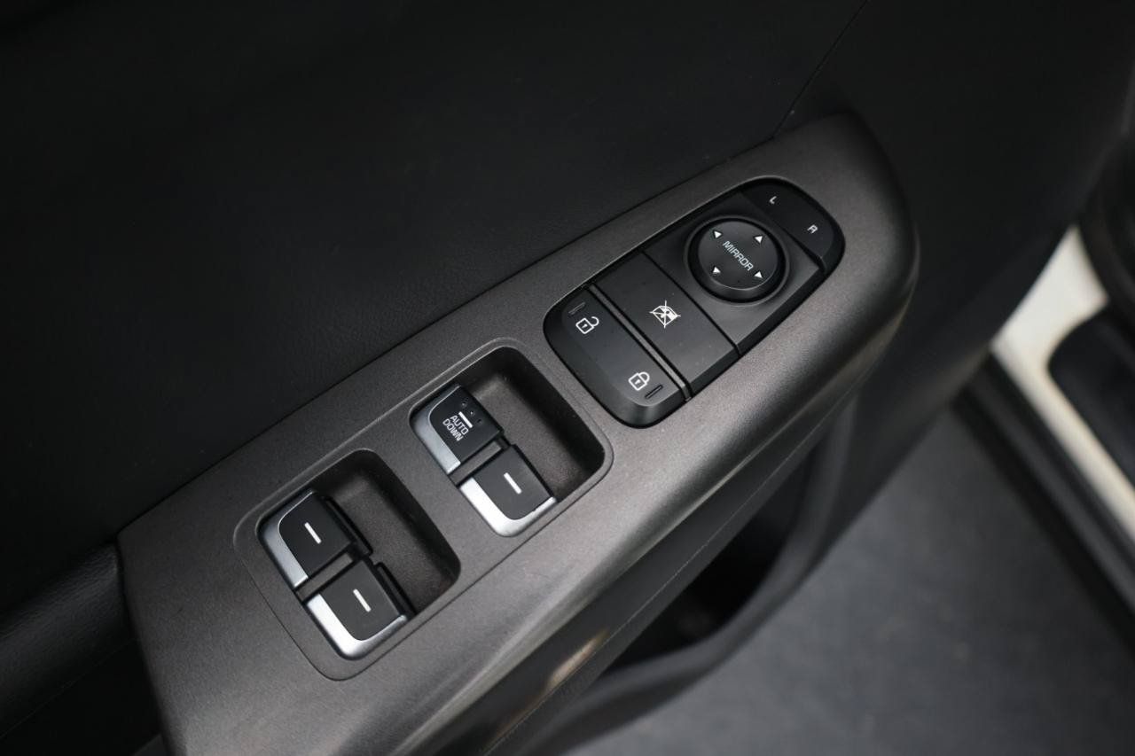 Used 2020 Kia Sportage LX FWD image 33