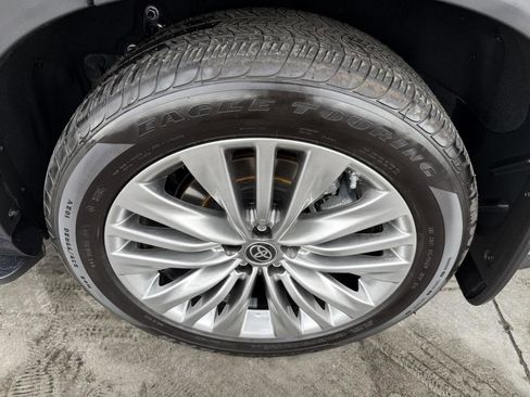 Used 2024 Toyota Highlander Platinum AWD/4WD image 54