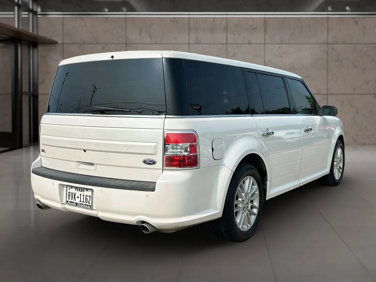 Used 2016 Ford Flex SEL w/ Equipment Group 202A FWD image 2