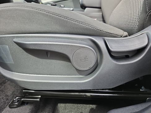 Used 2025 Kia Sportage LX image 20