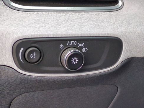 Used 2019 Chevrolet Bolt LT image 18