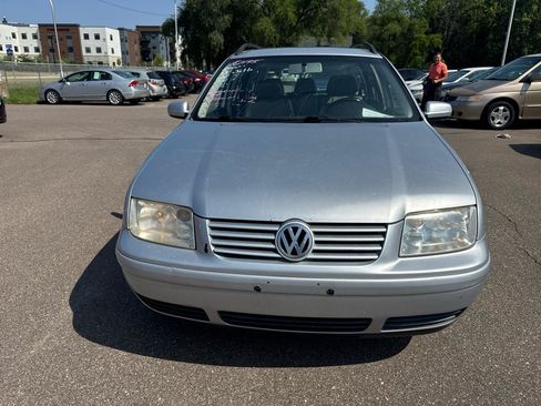 Used 2002 Volkswagen Jetta GLS FWD image 2