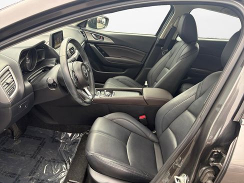 Used 2018 MAZDA MAZDA3 Touring image 9
