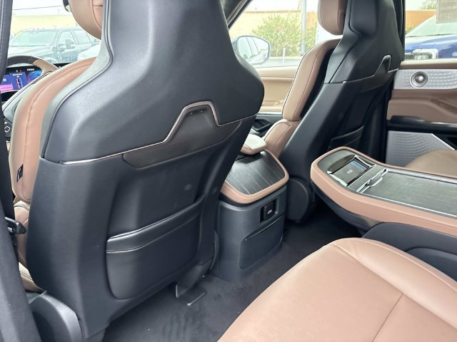 New 2027 Lincoln Navigator L Black Label AWD/4WD image 17