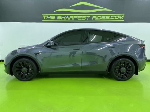Used 2022 Tesla Model Y Long Range AWD/4WD image 5