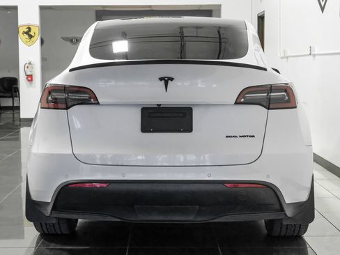 Used 2021 Tesla Model Y Long Range AWD/4WD image 16
