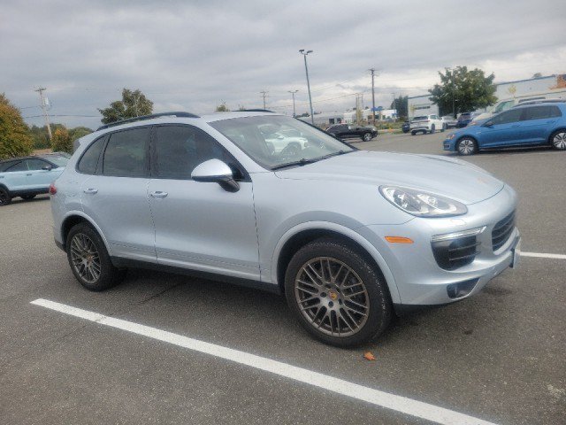 Used 2017 Porsche Cayenne Platinum Edition AWD/4WD image 2