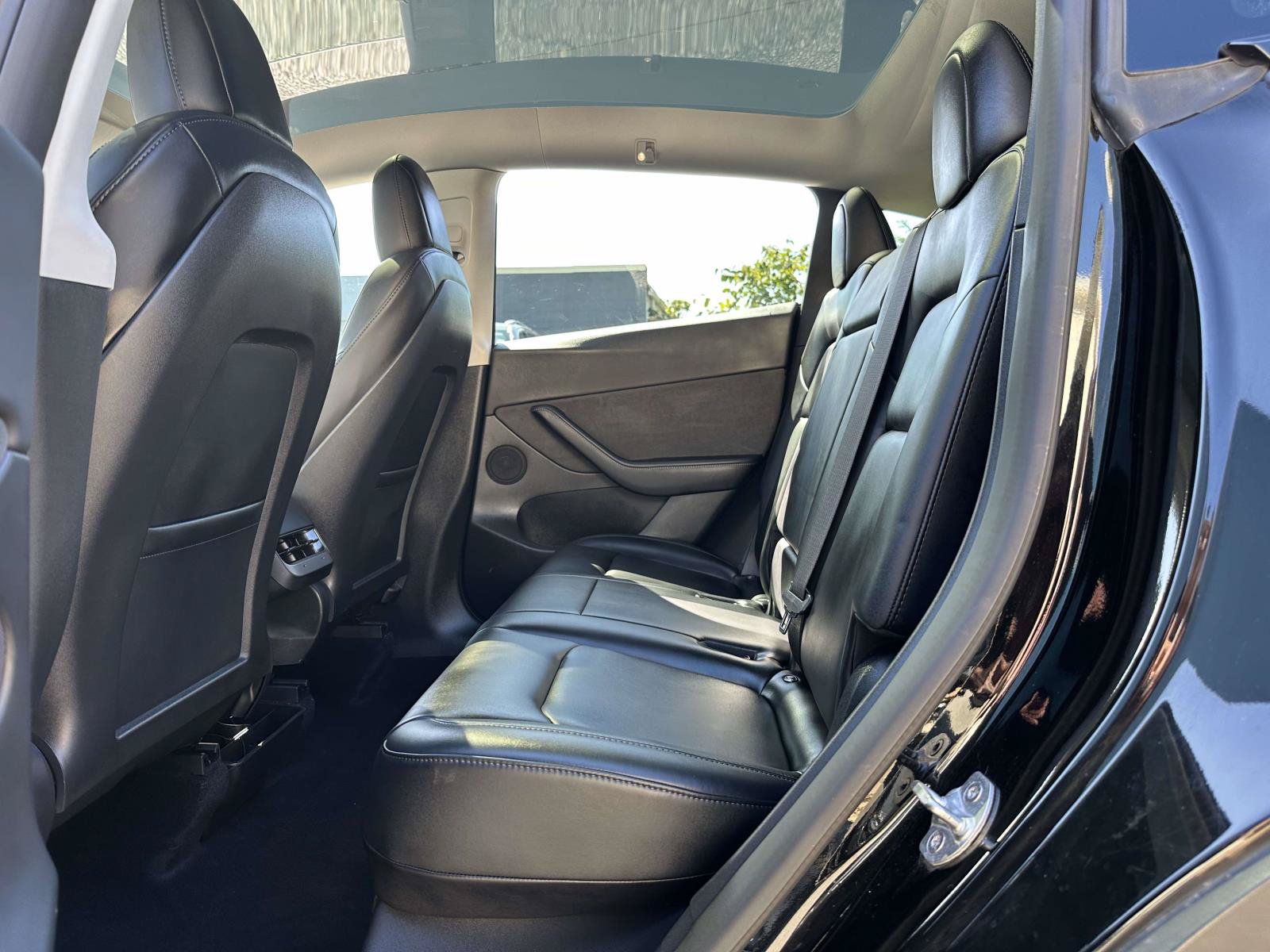 Used 2022 Tesla Model Y Long Range AWD/4WD image 20
