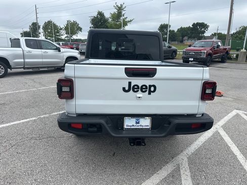 New 2025 Jeep Gladiator Sport image 25