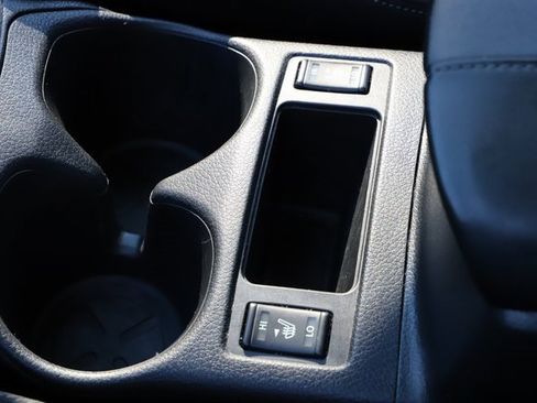 Used 2020 Nissan Rogue SV image 27