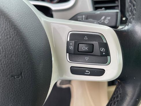 Used 2013 Volkswagen Beetle TDI image 12