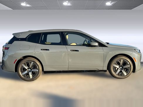 Used 2026 BMW iX xDrive45 AWD/4WD image 8