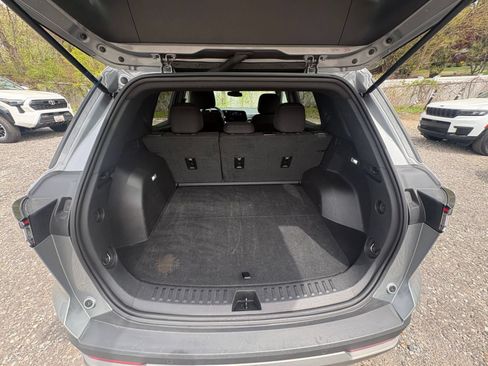 Used 2025 Chevrolet Equinox LT FWD image 24
