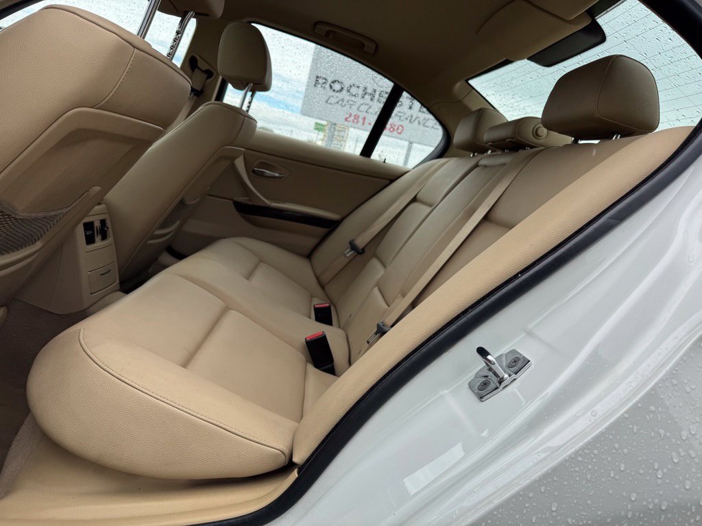 Used 2009 BMW 328i xDrive Sedan AWD/4WD image 9