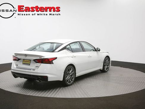 Used 2023 Nissan Altima 2.0 SR FWD image 39