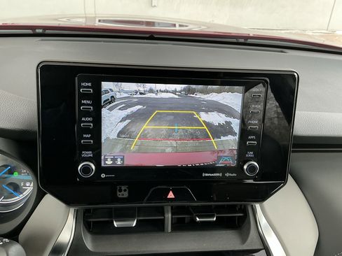 Certified 2021 Toyota Venza XLE image 10