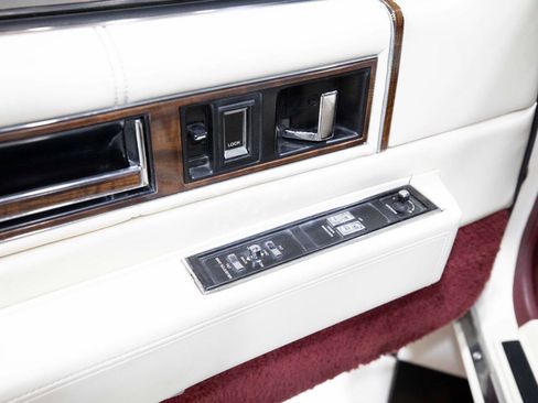 Used 1990 Cadillac De Ville Coupe image 40