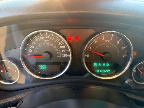 Used 2015 Jeep Wrangler Unlimited Sahara w/ Connectivity Group image 20