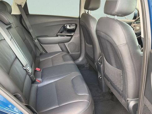 Used 2019 Kia Niro Touring FWD image 34