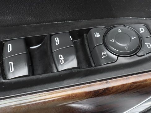 Used 2020 GMC Sierra 1500 SLT image 16