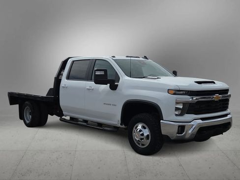 Used 2024 Chevrolet Silverado 3500 LT w/ Convenience Package image 2