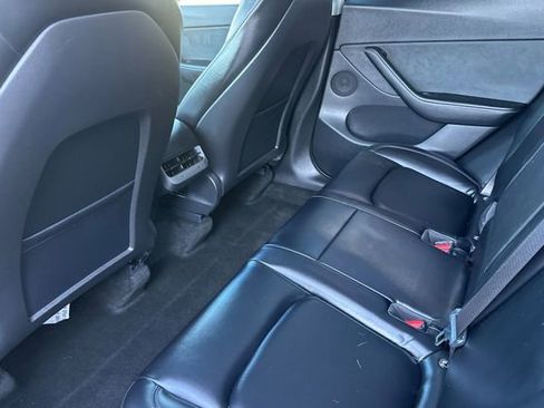 Used 2021 Tesla Model Y Long Range image 13