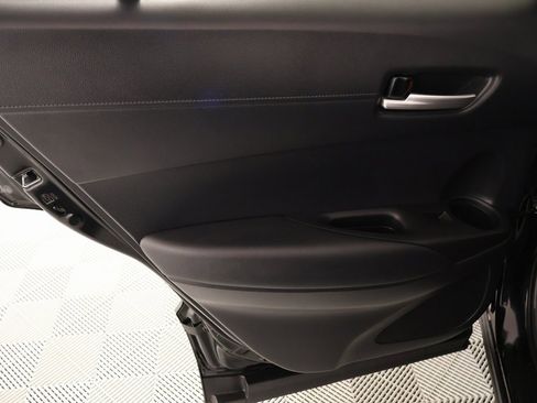 Used 2025 Toyota Corolla Cross XLE image 17