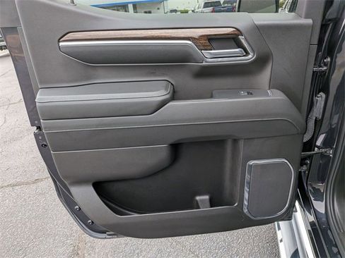 Used 2024 GMC Sierra 1500 SLE w/ Preferred Package image 28