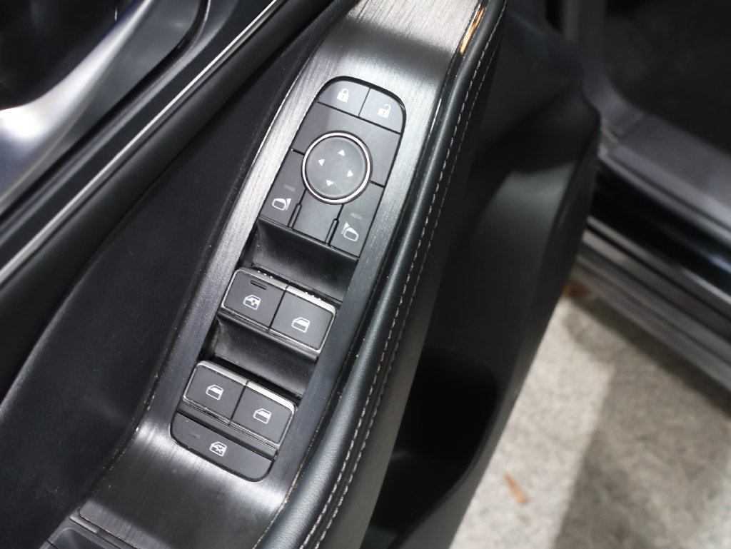 Used 2025 Nissan Rogue Platinum w/ Tech Package AWD/4WD image 15