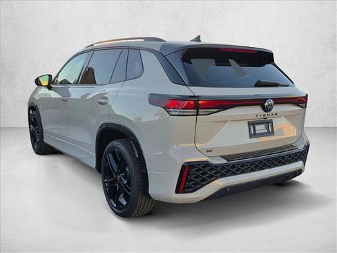 New 2026 Volkswagen Tiguan SE R-Line image 8