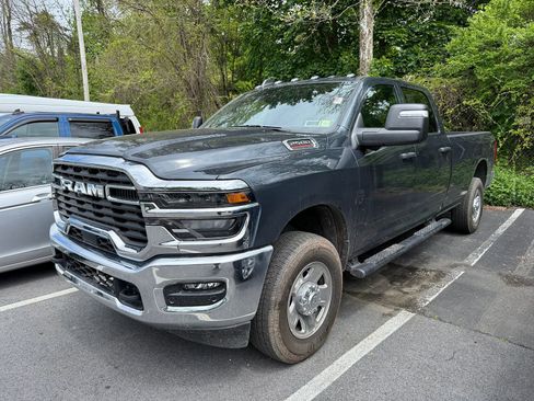 Used 2025 RAM 2500 Tradesman AWD/4WD image 3