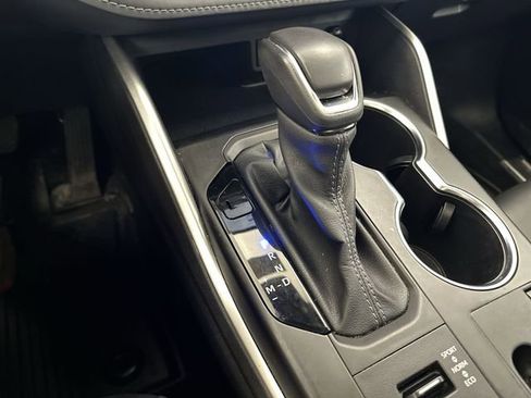 Used 2024 Toyota Highlander XLE image 24