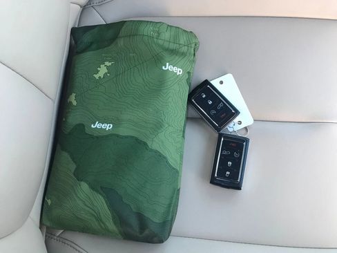 Used 2023 Jeep Grand Cherokee Sport Utility 4D image 57