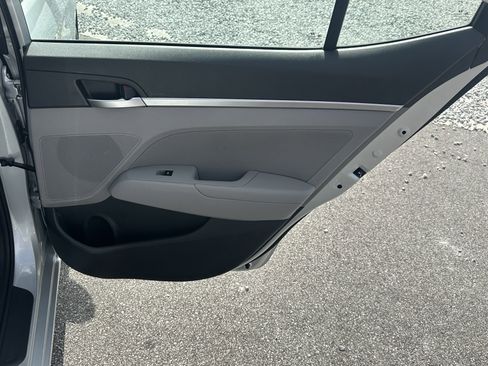Used 2019 Hyundai Elantra SEL FWD image 16