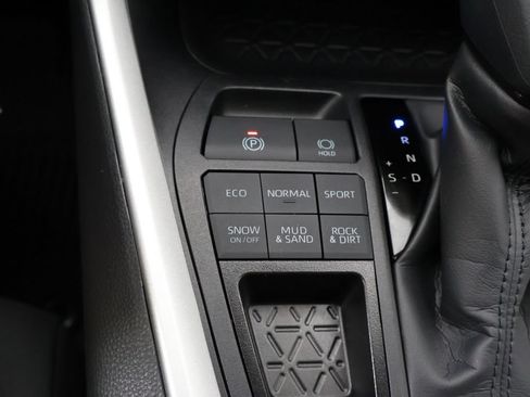 Certified 2025 Toyota RAV4 LE AWD/4WD image 36