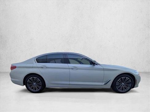 Used 2019 BMW 530i xDrive w/ Convenience Package AWD/4WD image 4
