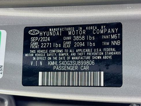 Used 2025 Hyundai Elantra SEL FWD image 33