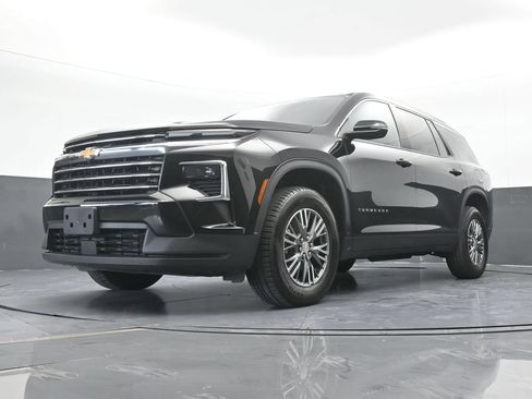 Used 2024 Chevrolet Traverse LT FWD image 60